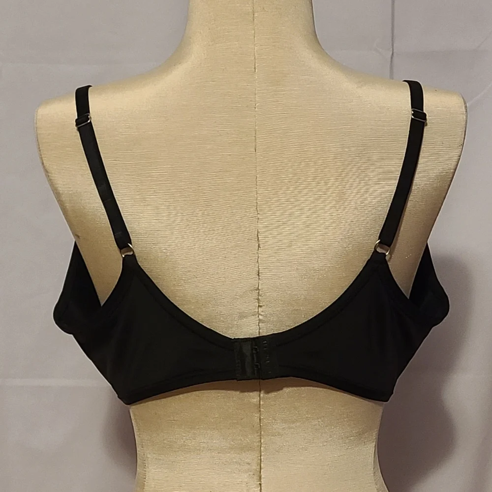 Tahari Black Moulded Wireless Bra - Picture 2 of 11